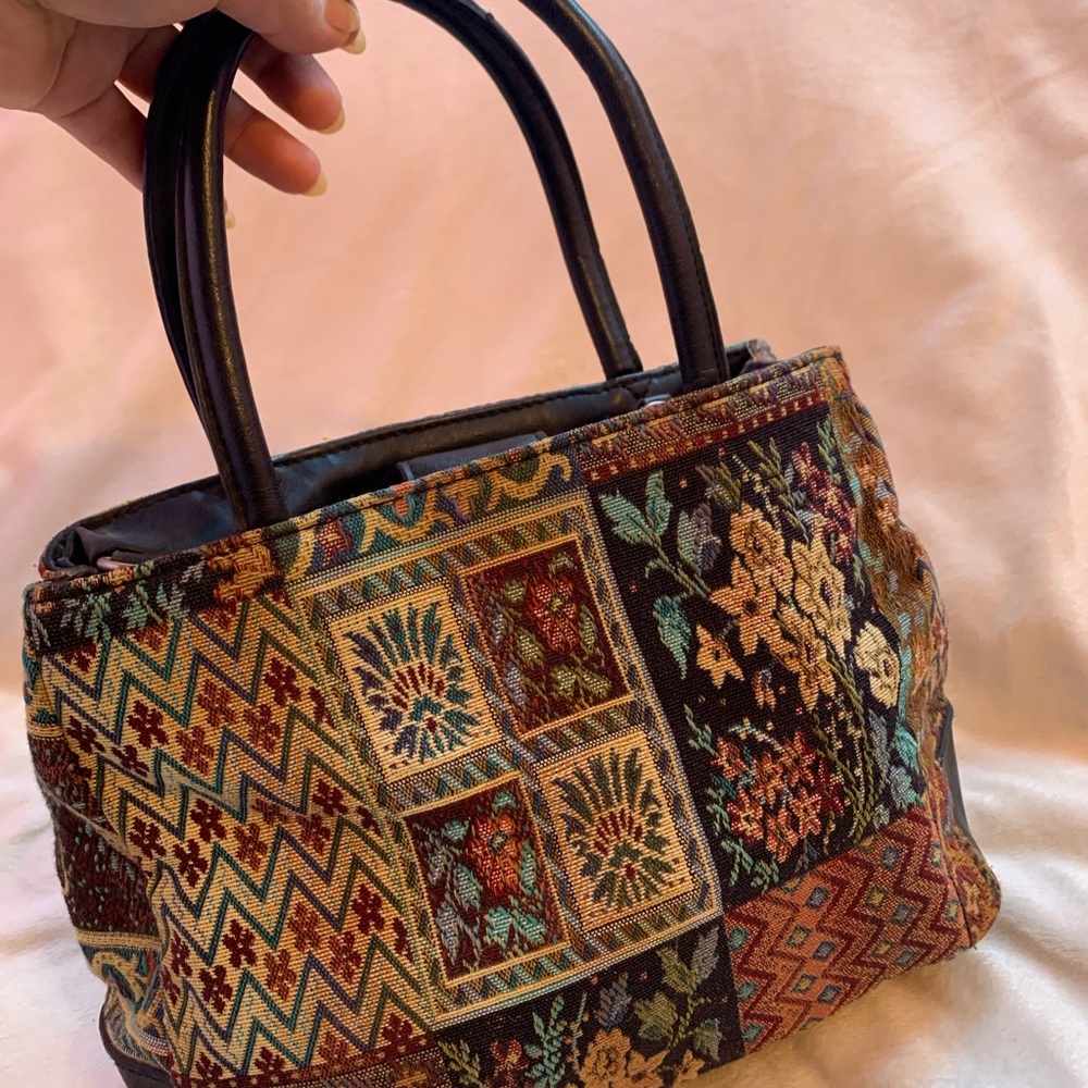 Hand bag